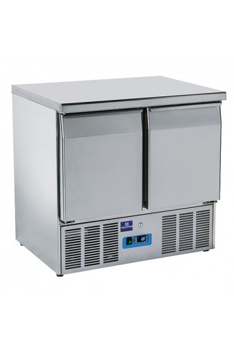 Banco refrigerato professionale con piano inox e vano refrigerato 2 porte - GN1/1 +4/+10°C Banco refrigerato professionale con piano inox e vano refrigerato 2 porte - GN1/1 +4/+10°C