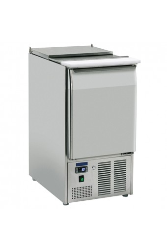 saladette a 1 porta GN 1/1 con coperchio, 3x GN 1/3 h=150 mm, 0°/+8°C saladette a 1 porta GN 1/1 con coperchio, 3x GN 1/3 h=150 mm, 0°/+8°C