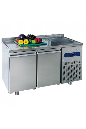 Tavolo refrigerato da 700 mm a 2 porte con vasca 35x40x20h cm a destra e alzatina, -2°/+8°C