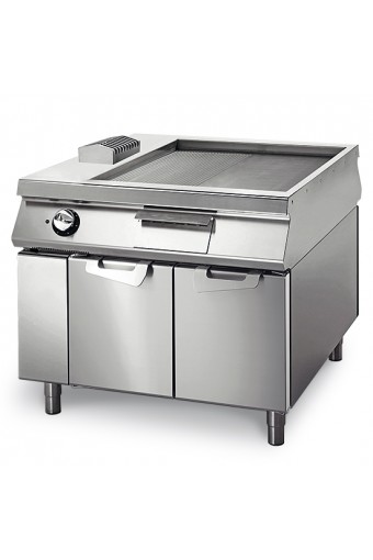Fry-top elettrico 2/3 liscia e 1/3 rigata su vano con porte, comandi 2 lati